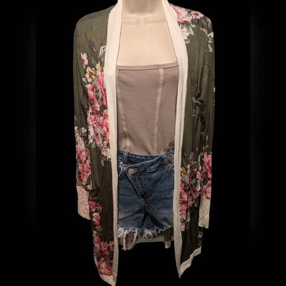 Magic Fit Sweaters - Magic fit Floral lightweight large cardigan